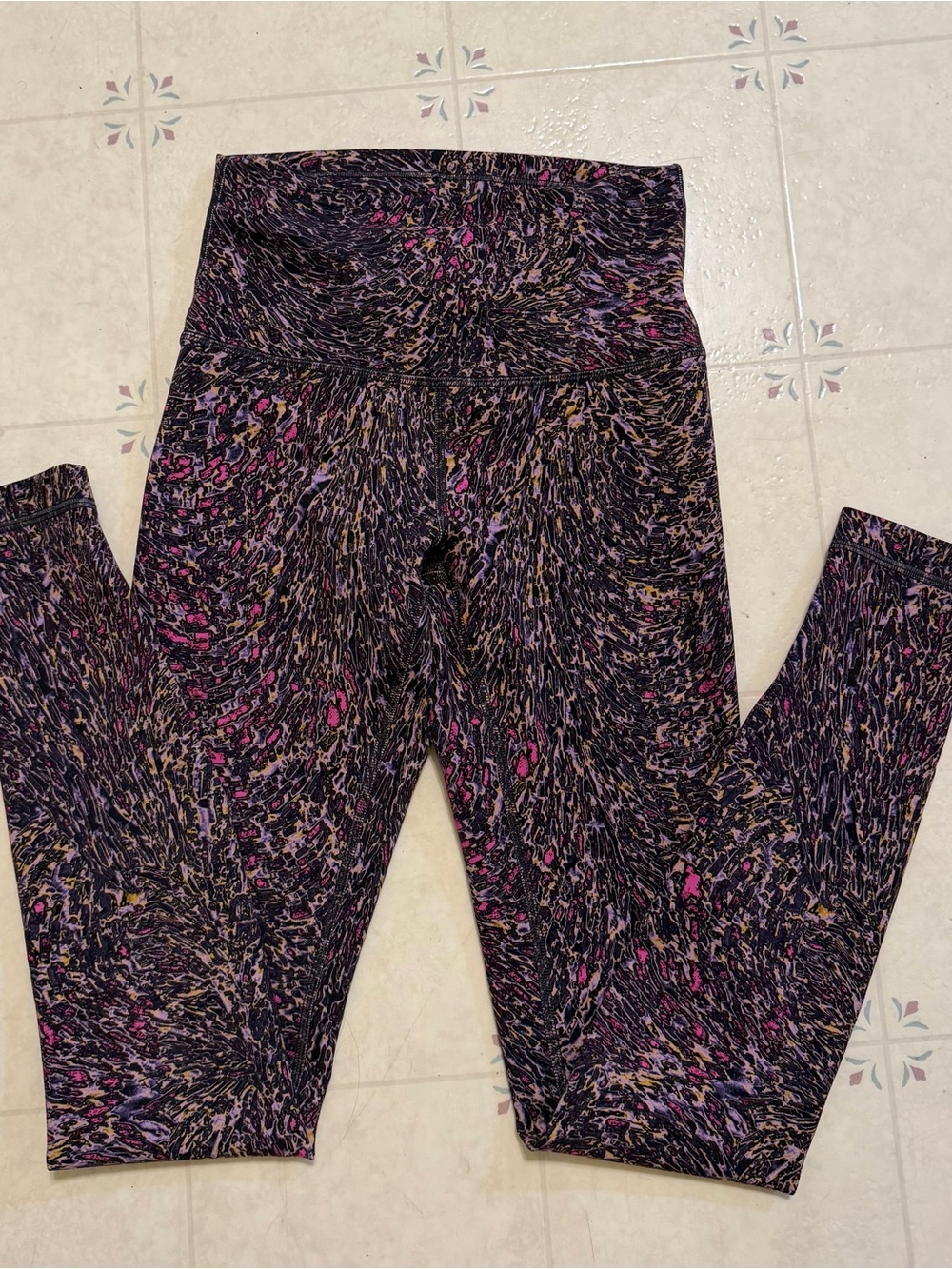 Lululemon 28” Patterned Leggings Size 0
